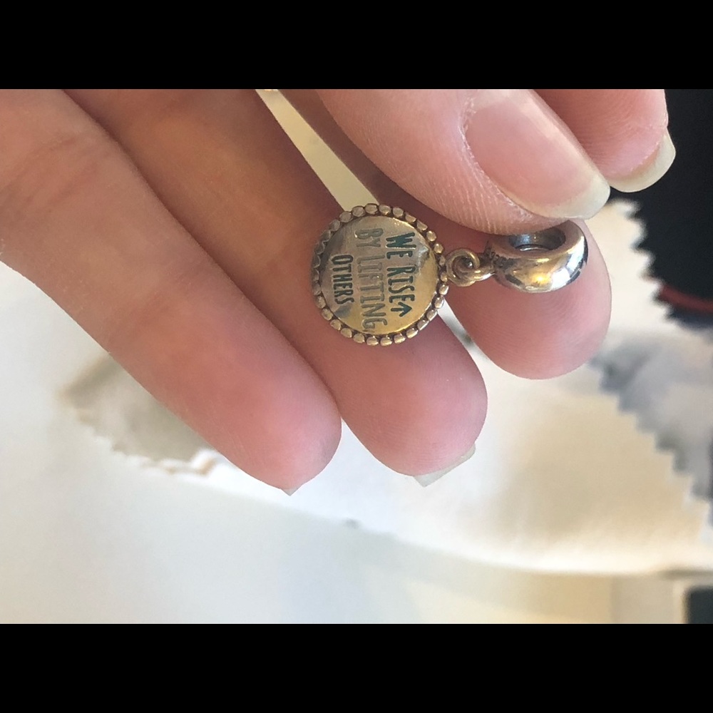 Pandora authentic 100%, we rise by lifting other